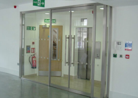 Glass fire door